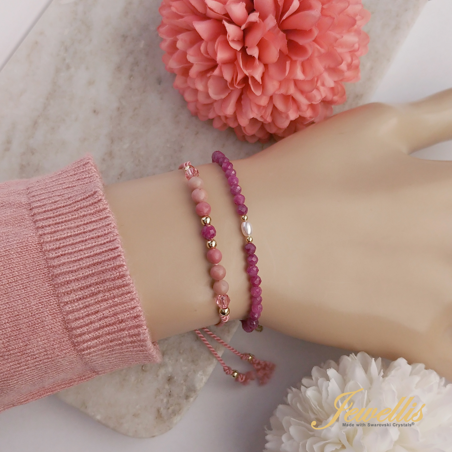 Minerální náramek z přírodních kamenů a perla Swarovski ve zlaté 14K oceli -  rubín